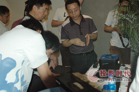開(kāi)博爾2010新品發(fā)布會(huì)北京站圓滿(mǎn)成功_現(xiàn)場(chǎng)產(chǎn)品講解引來(lái)嘉賓稱(chēng)贊